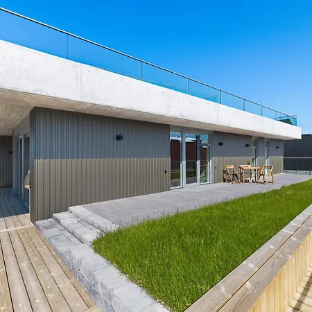 Your Perfect Oasis With Large Porch & Scenic Views * Reikiavik